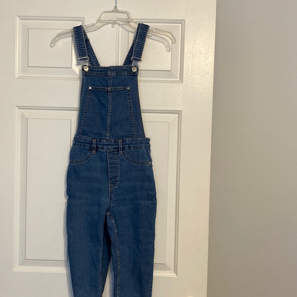 Divided Denim - Bib overalls